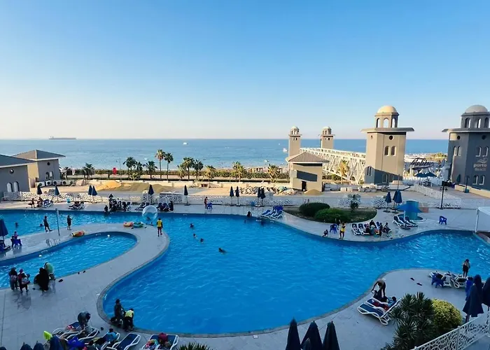 Porto Sokhna Pyramids Family شقة